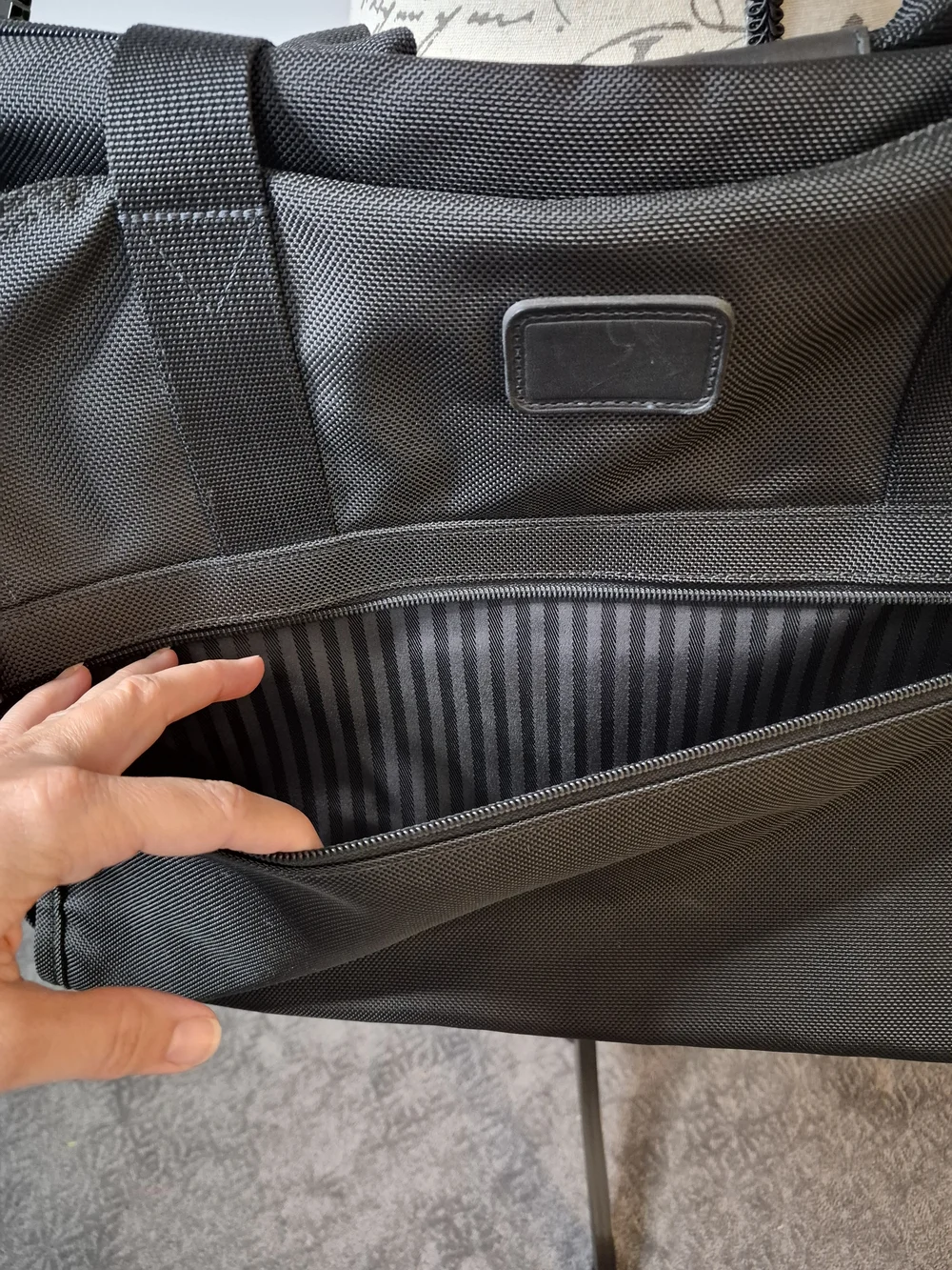 NWT TUMI Expandable Soft Carry-On With Suiter Black - 22×14×9
